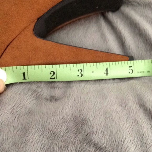 ❌SOLD❌ Suede Brown Booties❌SOLD❌ - Picture 4 of 4